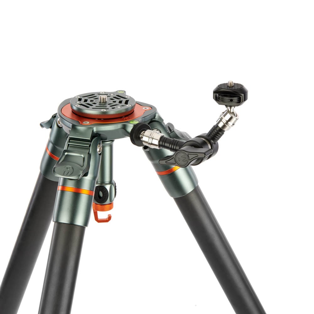 3-Legged-Thing Pivot 150 Magic Arm in Darkness (matte black) with ¼″-20 threaded ball-joint ends and central locking lever.