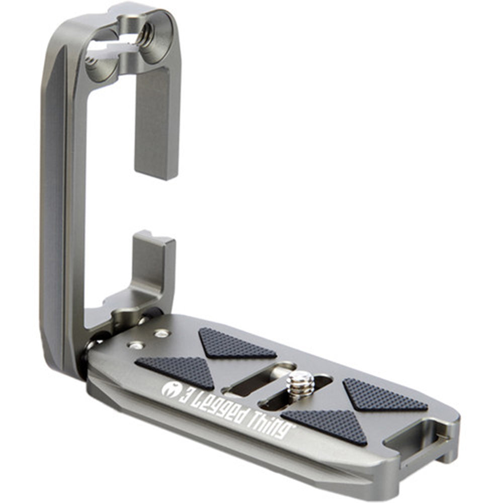 3LT Ellie L-Bracket camera accessory is the first modular camera bracket. It comes with an 85mm Arca-Swiss compatible base and fits almost any camera.