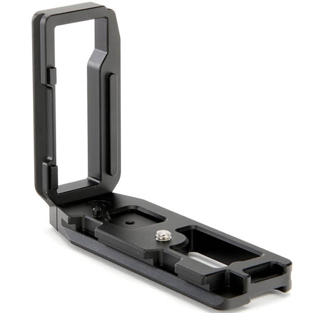 3 Legged Thing Gracy L-Bracket for Fujifilm GFX 100S and 50S II with Arca-Swiss compatibility and cable management.