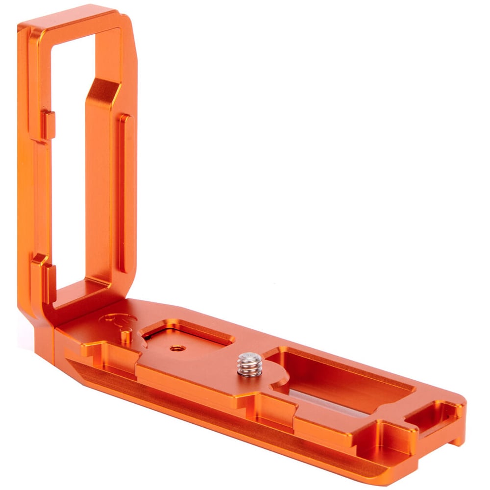 3 Legged Thing Gracy L-Bracket for Fujifilm GFX 100S and 50S II with Arca-Swiss compatibility and cable management.