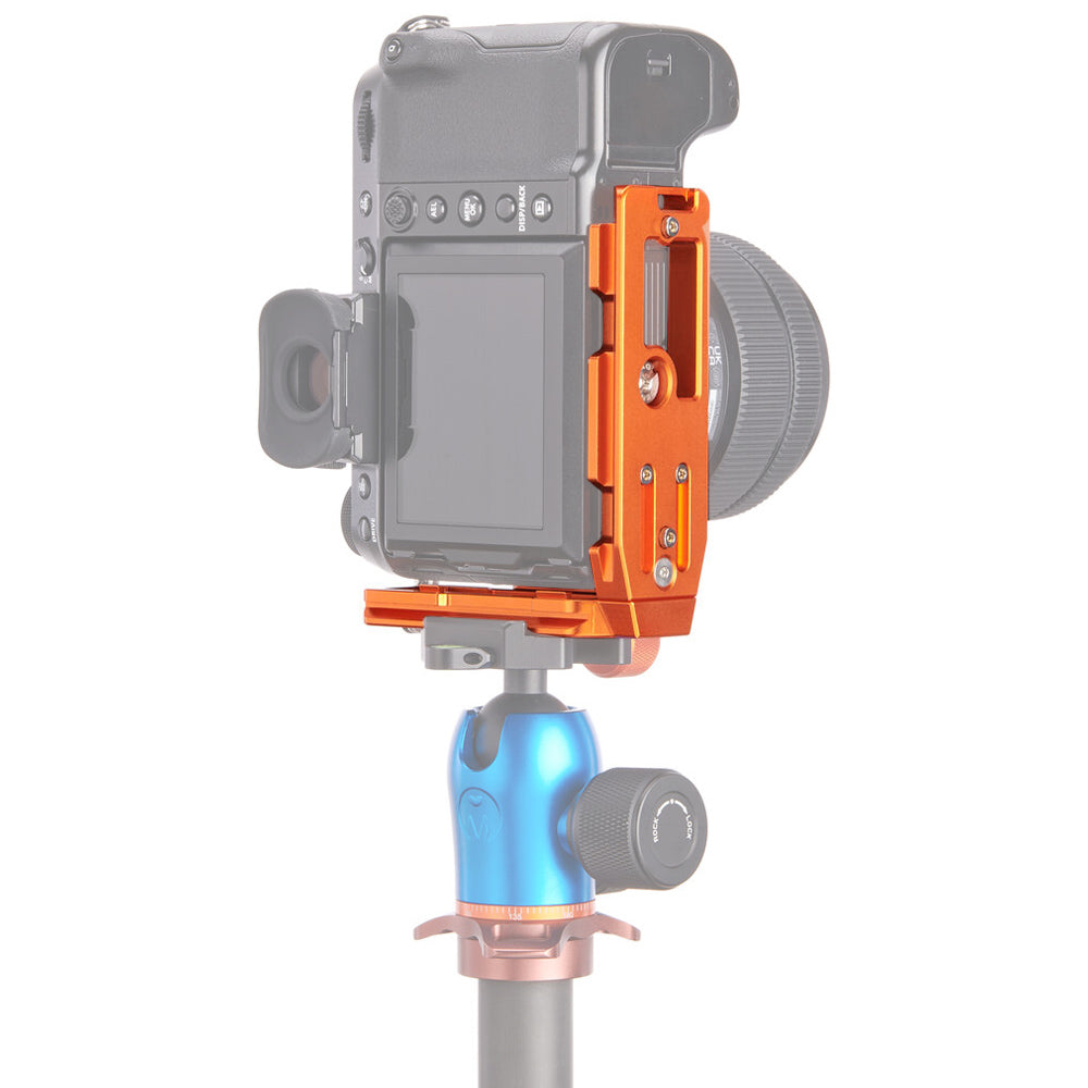 3 Legged Thing Gracy L-Bracket for Fujifilm GFX 100S and 50S II with Arca-Swiss compatibility and cable management.