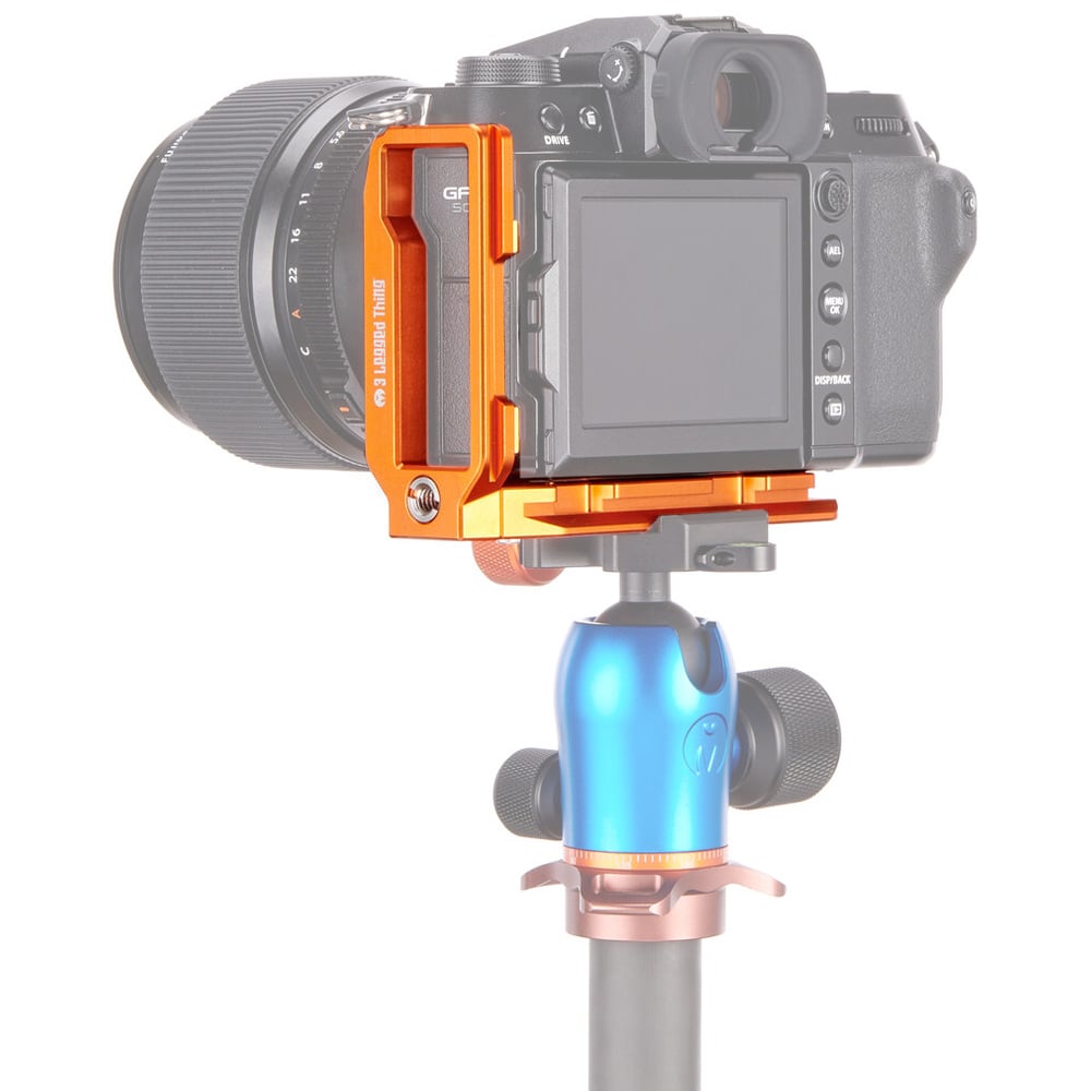 3 Legged Thing Gracy L-Bracket for Fujifilm GFX 100S and 50S II with Arca-Swiss compatibility and cable management.