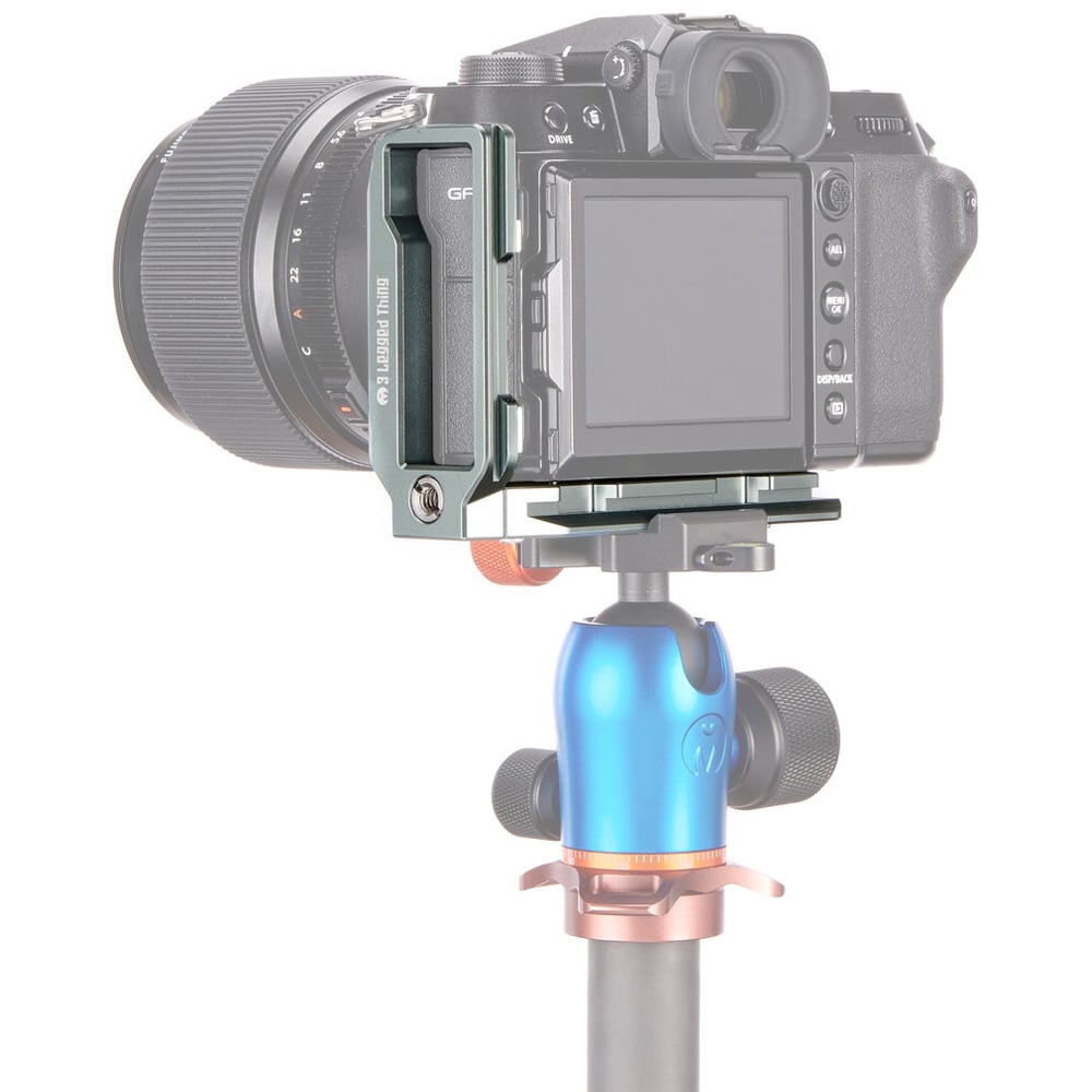 3 Legged Thing Gracy L-Bracket for Fujifilm GFX 100S and 50S II with Arca-Swiss compatibility and cable management.