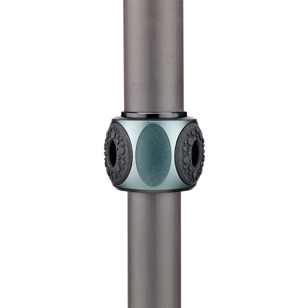 3 Legged Thing Legends Alana Carbon Fibre Monopod in Grey – ultra-light, durable and ideal for dynamic shooting situations.