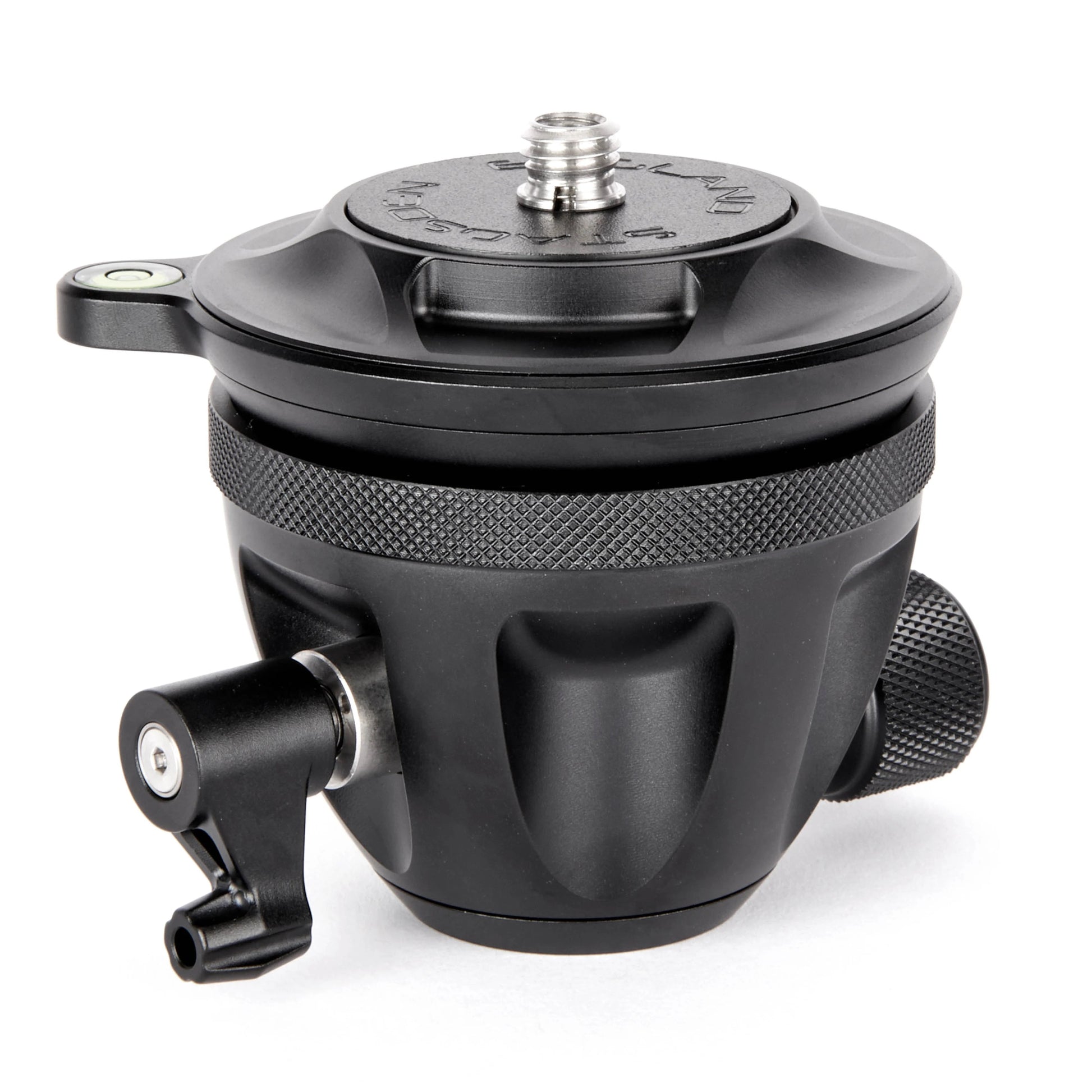 Level your horizon without having to adjust the tripod’s legs, increasing accuracy for photographers. Offers improved compatibility with heads and clamps.