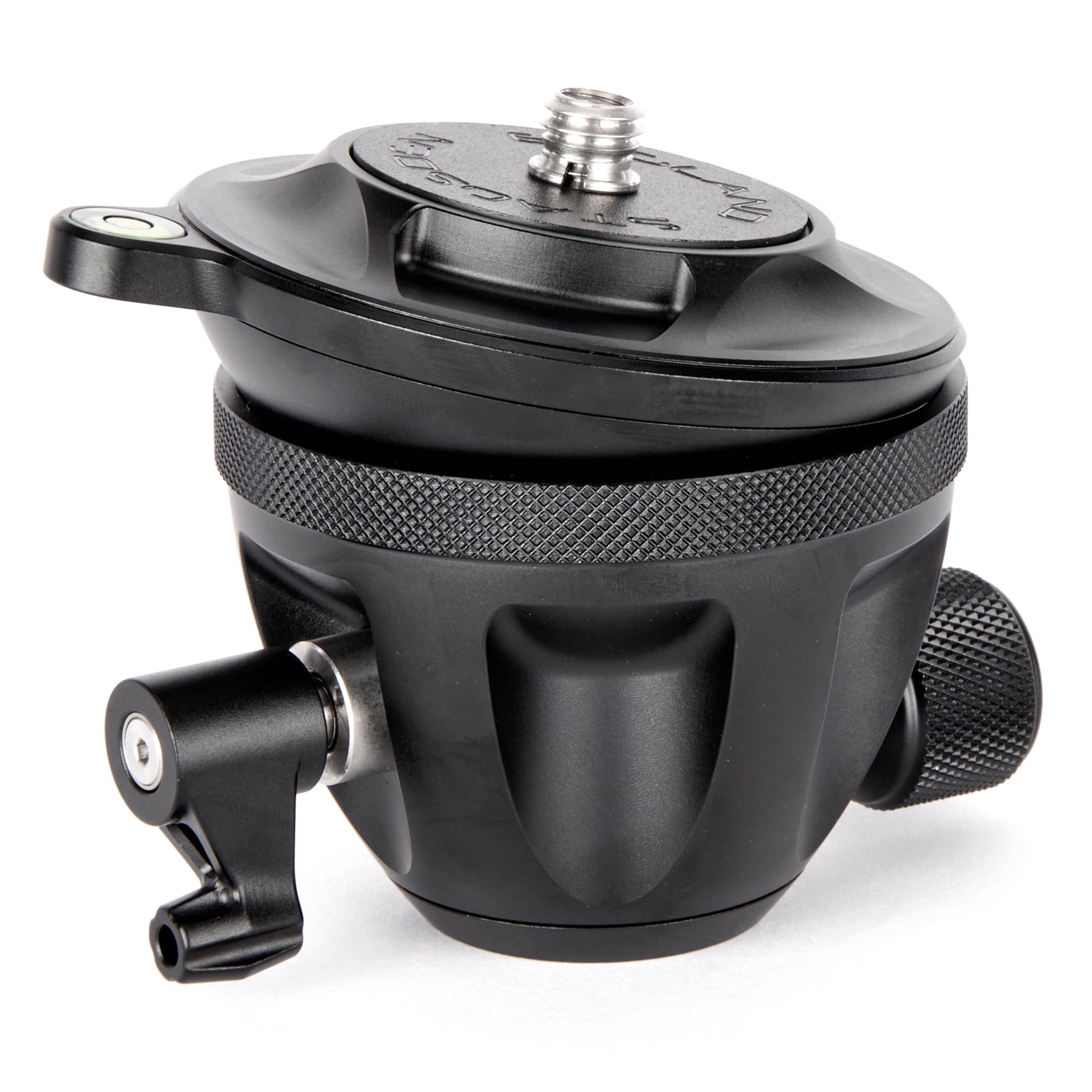 Level your horizon without having to adjust the tripod’s legs, increasing accuracy for photographers. Offers improved compatibility with heads and clamps.