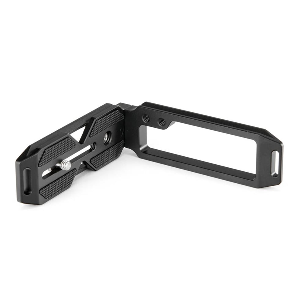 3-Legged-Thing QR11 2.0 Universal L-Bracket in matte black, Arca-Swiss compatible with quick-release clamp and vertical/horizontal mounting.