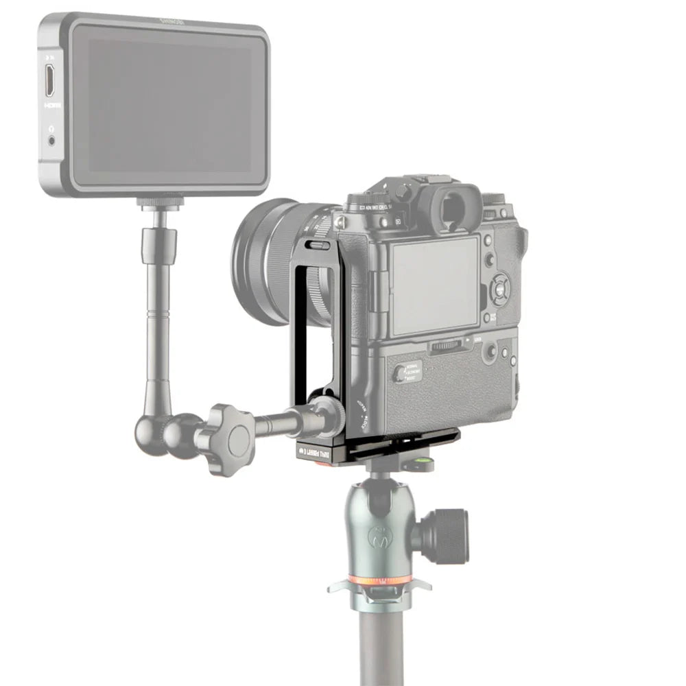 3-Legged-Thing QR11 2.0 Universal L-Bracket in matte black, Arca-Swiss compatible with quick-release clamp and vertical/horizontal mounting.