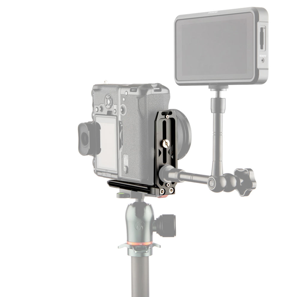 3-Legged-Thing QR11 2.0 Universal L-Bracket in matte black, Arca-Swiss compatible with quick-release clamp and vertical/horizontal mounting.