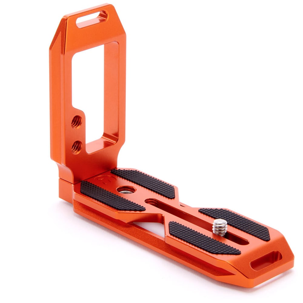 3‑Legged‑Thing QR11 LB 2.0 L‑bracket in copper finish, Arca‑Swiss compatible with dual ¼″ accessory threads