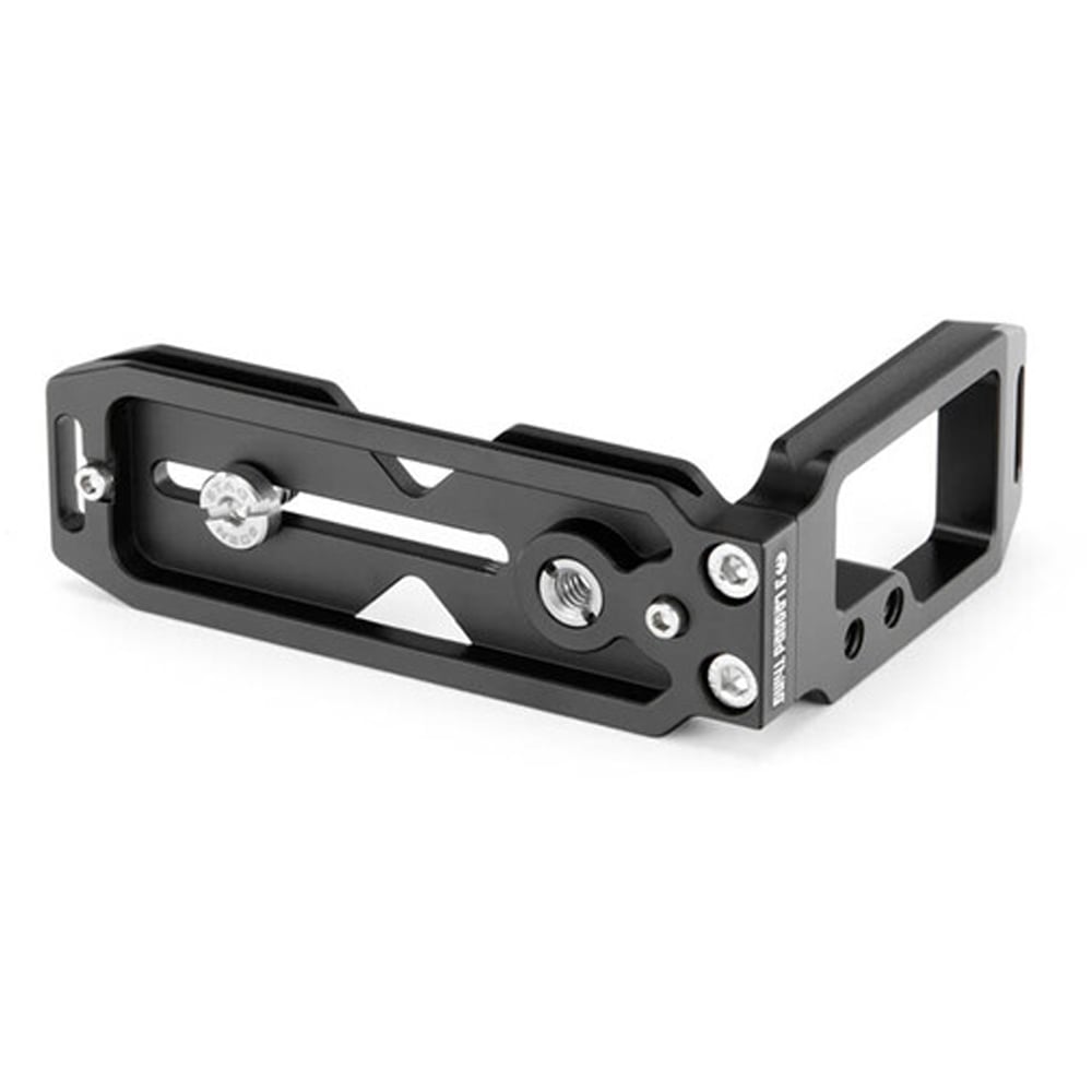3‑Legged‑Thing QR11 2.0 Darkness universal L‑bracket in matte black with Arca‑Swiss mounting and dual 1/4″ accessory threads.