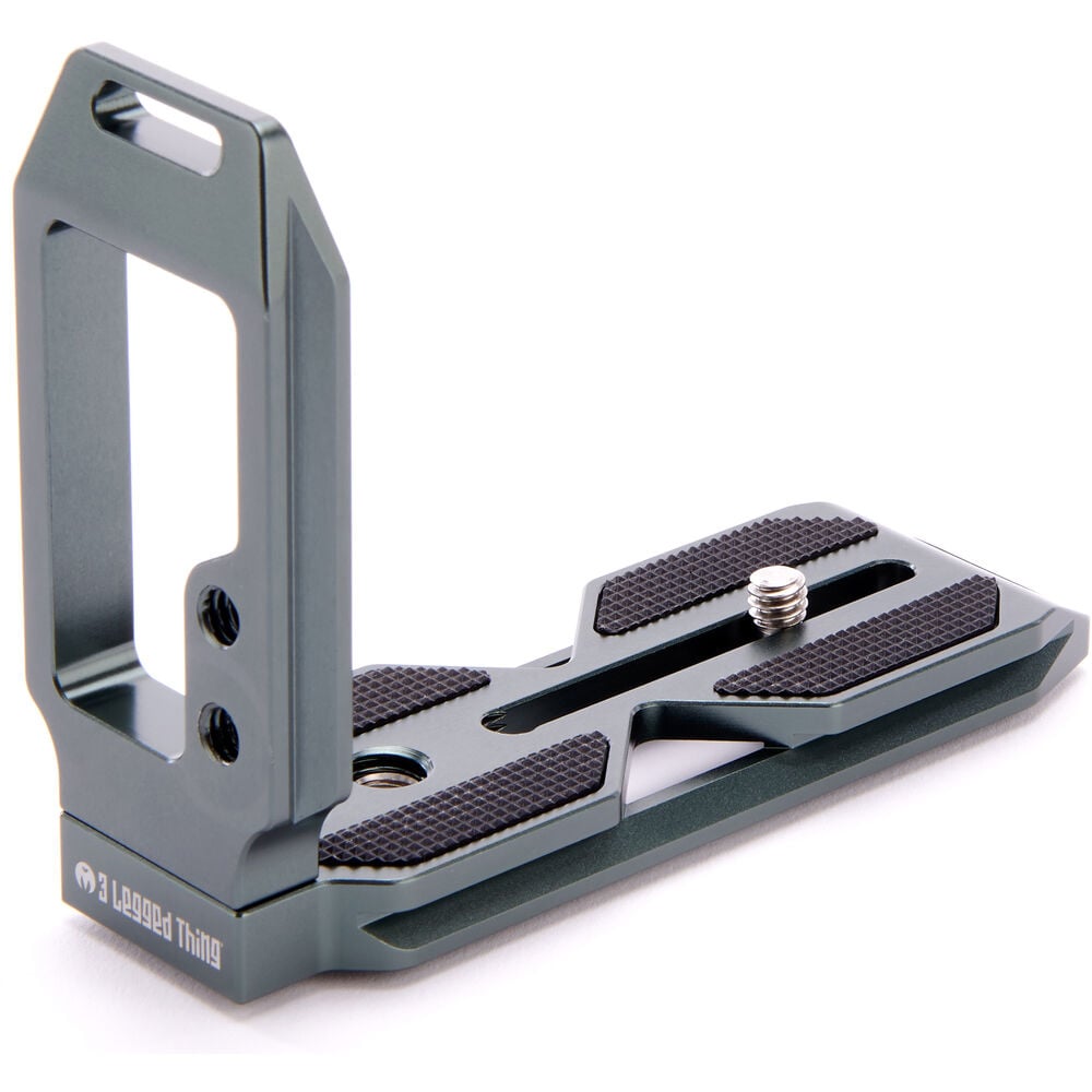 3‑Legged‑Thing QR11 LG 2.0 Grey universal L‑bracket in light grey with Arca‑Swiss compatibility and dual 1/4″ accessory threads.