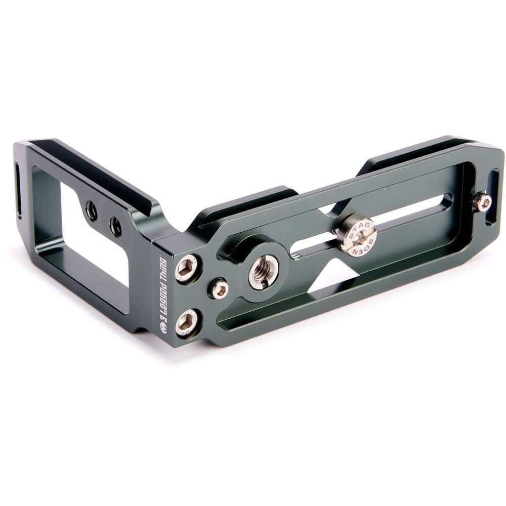 3‑Legged‑Thing QR11 LG 2.0 Grey universal L‑bracket in light grey with Arca‑Swiss compatibility and dual 1/4″ accessory threads.