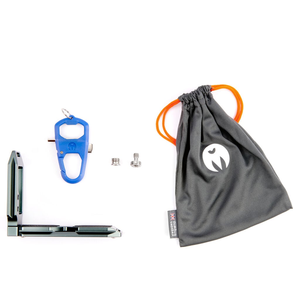 3‑Legged‑Thing QR11 LG 2.0 Grey universal L‑bracket in light grey with Arca‑Swiss compatibility and dual 1/4″ accessory threads.