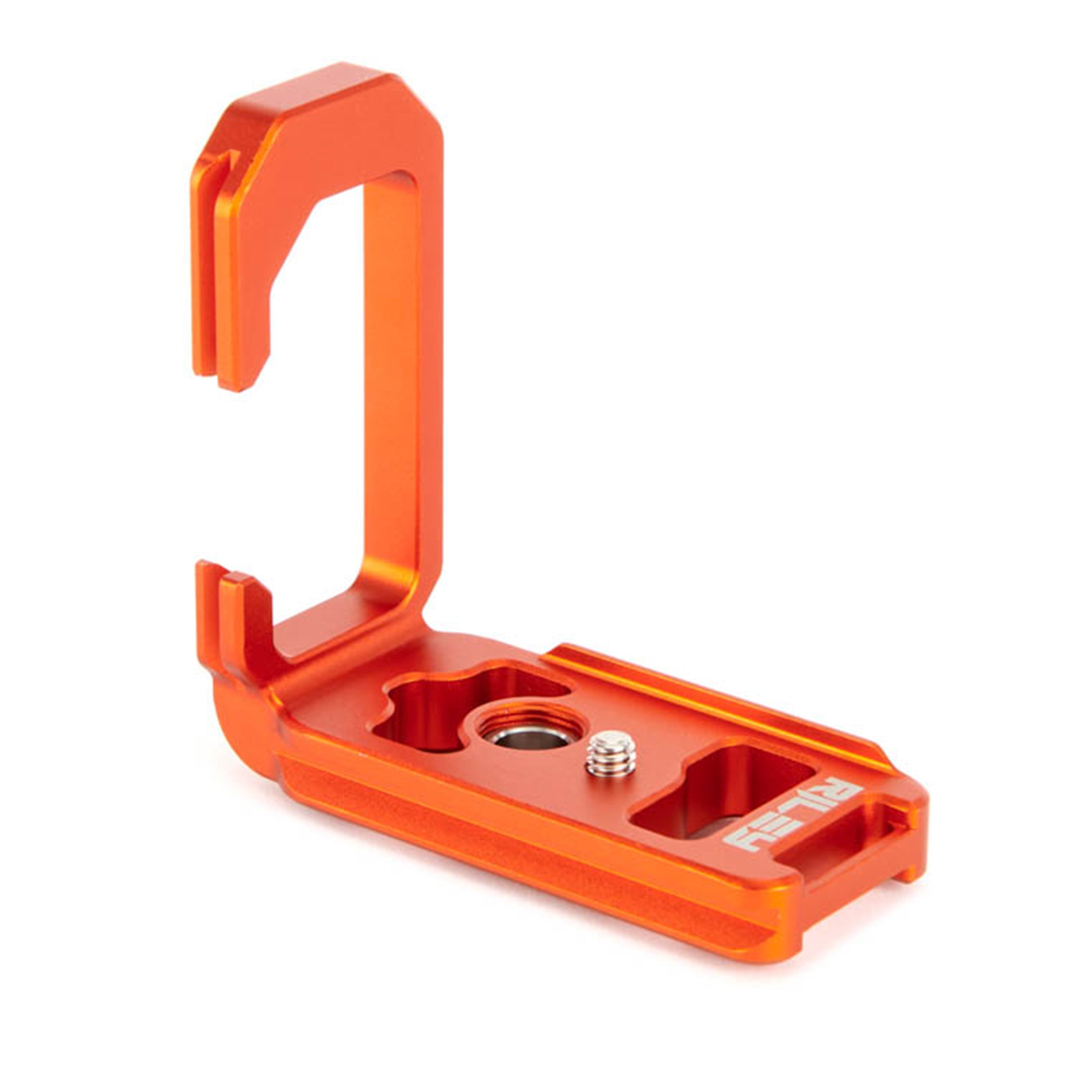 3‑Legged‑Thing Riley QD L‑bracket for Canon R7 in copper finish—Arca‑Swiss compatible, quick‑detach port, full access to battery and side ports, vertical screen cut‑out, dual accessory threads.