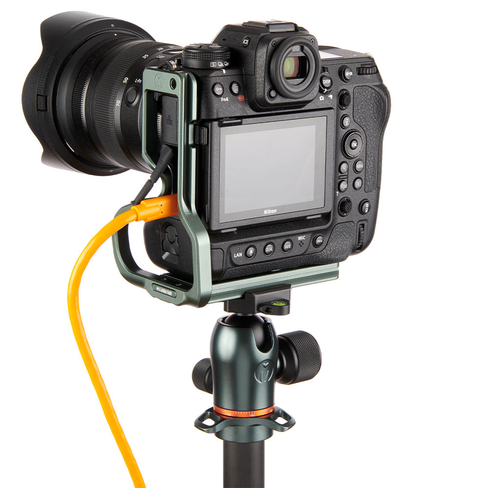3 Legged Thing Zaara grey L-Bracket custom-designed for Nikon Z9 with Arca-Swiss compatibility.
