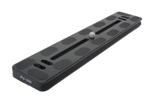 Benro PU-200 Quick Release Plate in anodised aluminium with anti-twist rubber inlays, 1/4-inch mounting screw, and Arca-type compatibility for stable camera support.