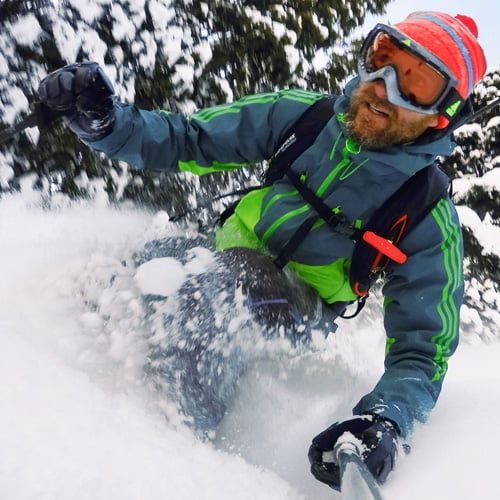 GoPro Handlebar / Seatpost / Pole Mount – versatile mounting accessory that securely attaches your GoPro camera to handlebars, seatposts, or poles for action filming.