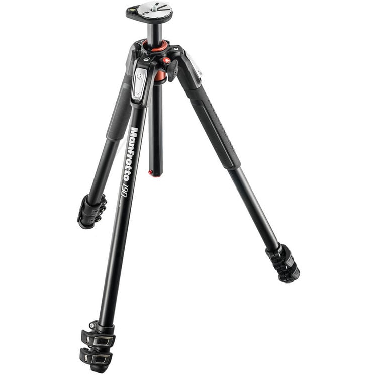 The Manfrotto 190XPRO3 Aluminium 3-section Tripod is light-weight and great for travel. It carries a weight up tp 7kg. 