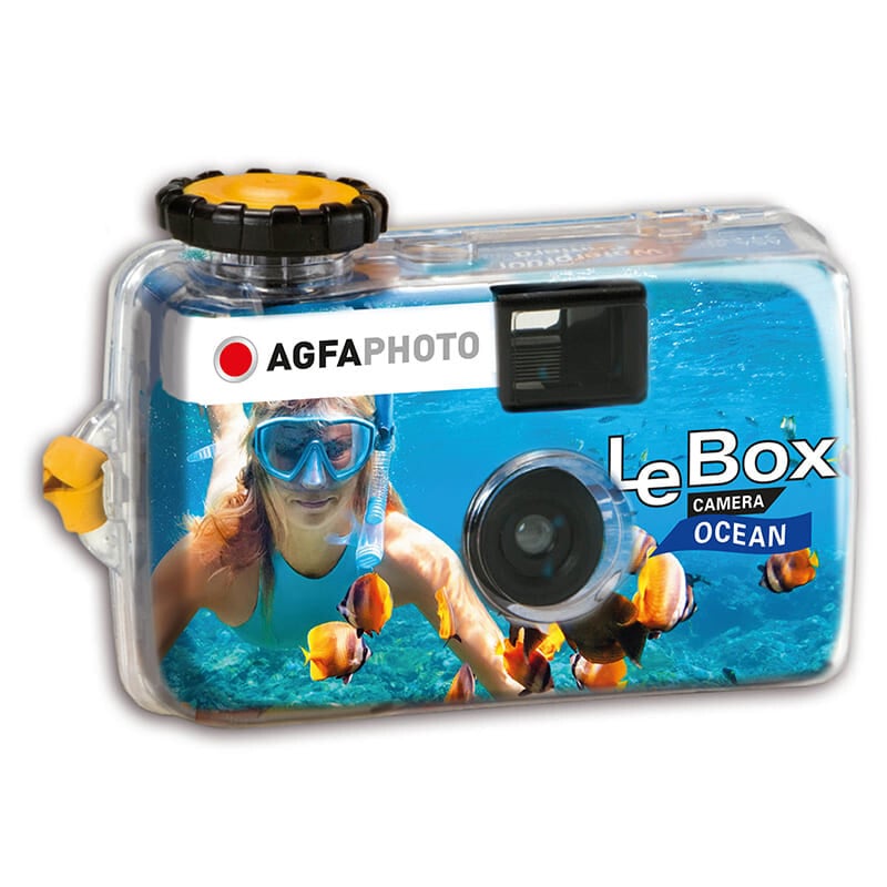 AgfaPhoto LeBox Disposable Camera – Ocean edition in blue housing, waterproof to 5 m, with built-in viewfinder and fixed-focus lens, preloaded with 27 exposures of ISO 400 film.