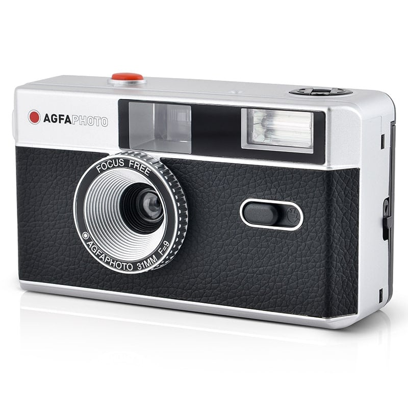 AgfaPhoto 35mm Reusable Film Camera (Black) – compact analog camera with fixed-focus lens and built-in flash, ideal for everyday film photography.