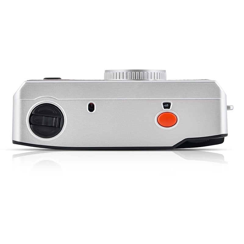AgfaPhoto 35mm Reusable Film Camera (Black) – compact analog camera with fixed-focus lens and built-in flash, ideal for everyday film photography.