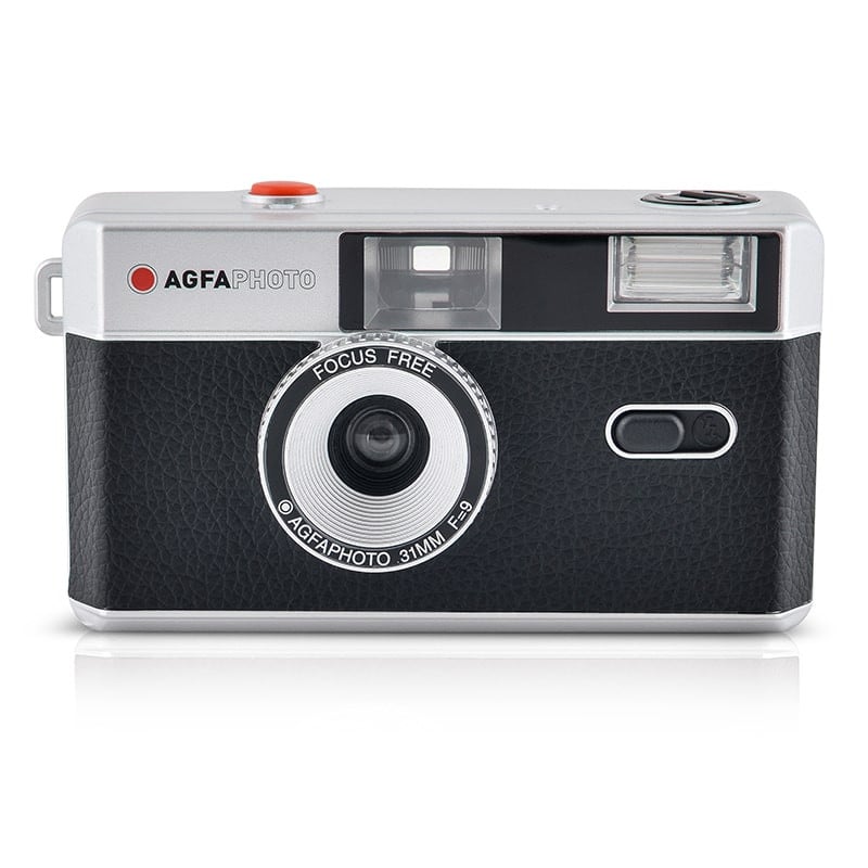 AgfaPhoto 35mm Reusable Film Camera (Black) – compact analog camera with fixed-focus lens and built-in flash, ideal for everyday film photography.