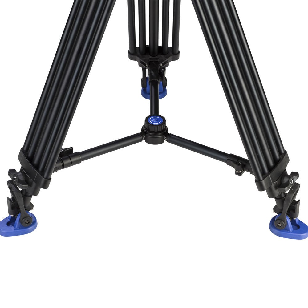 Benro A673TM Dual-Tube Aluminium Tripod with S8Pro Fluid Head for professional videography.