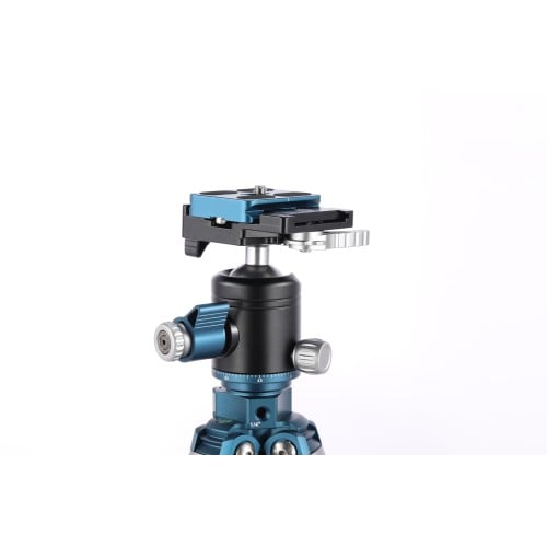 Benro CyanBird Aluminium Tripod with FS30 Ball Head, lightweight and stable support for cameras.