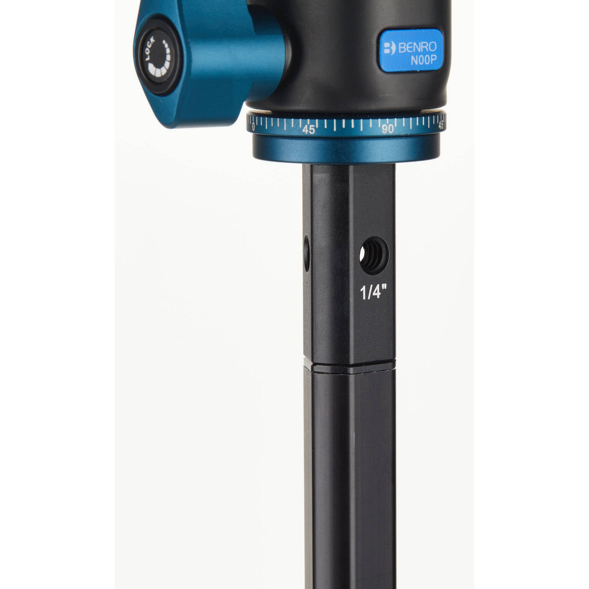 Benro CyanBird Carbon Fibre Aluminium Tripod with N00P Ball Head, lightweight and precise support for DSLR and mirrorless cameras.
