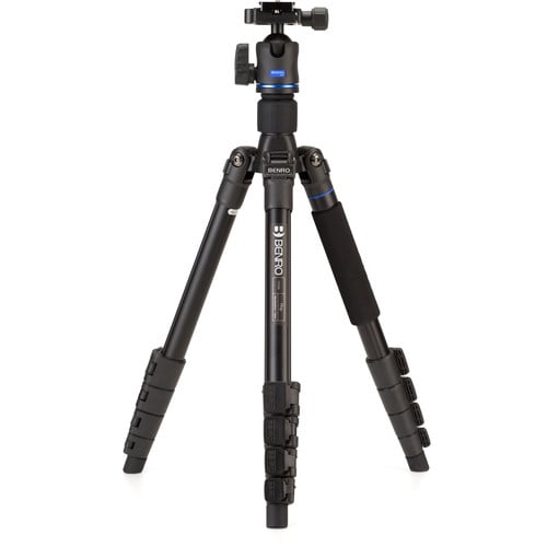 Benro IT29A iTRIP Flip Lock Tripod, compact and lightweight travel tripod with flip-lock legs for photographers on the go.