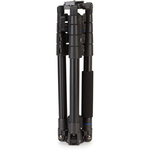Benro IT29A iTRIP Flip Lock Tripod, compact and lightweight travel tripod with flip-lock legs for photographers on the go.