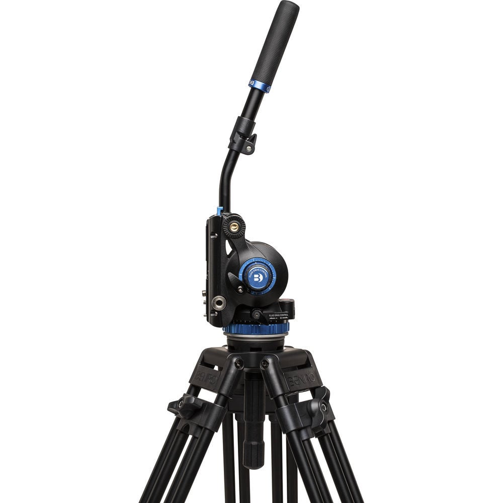 Benro S8Pro Fluid Video Head in matte black with grey accents, featuring dual ergonomic control knobs for pan and tilt, integrated bubble level, detachable quick‑release plate, and precision fluid damping system for ultra‑smooth camera movement.