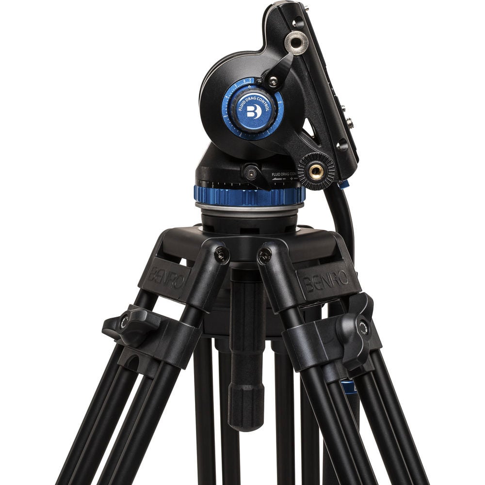 Benro S8Pro Fluid Video Head in matte black with grey accents, featuring dual ergonomic control knobs for pan and tilt, integrated bubble level, detachable quick‑release plate, and precision fluid damping system for ultra‑smooth camera movement.