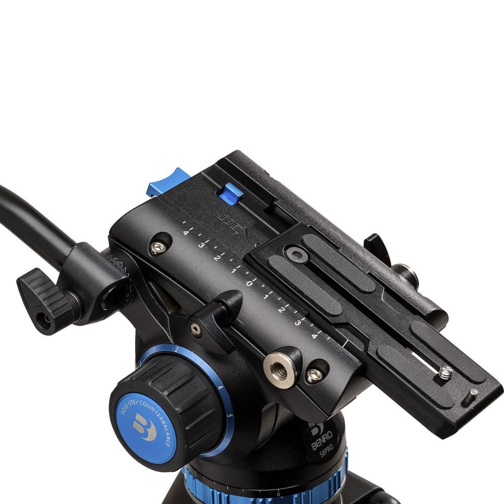 Benro S8Pro Fluid Video Head in matte black with grey accents, featuring dual ergonomic control knobs for pan and tilt, integrated bubble level, detachable quick‑release plate, and precision fluid damping system for ultra‑smooth camera movement.
