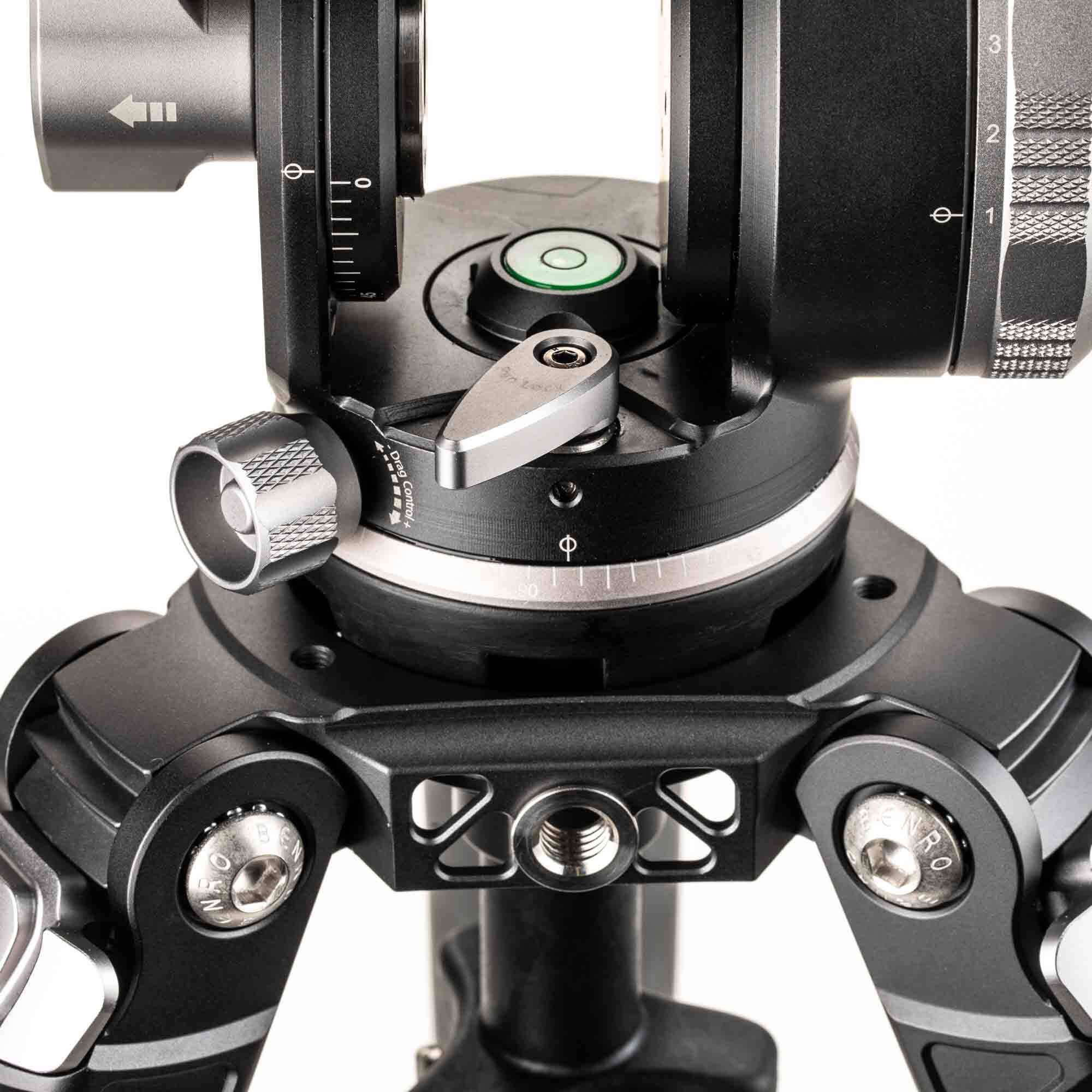 Benro WH15 Wild Head video tripod head with 8-stop counterbalance, dual panoramic function, and 15 kg load capacity for smooth, stable shooting.