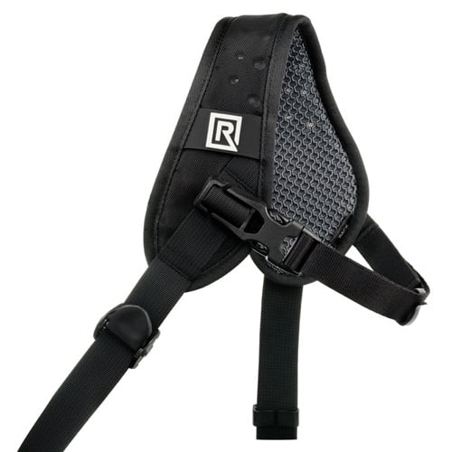 BlackRapid Curve Breathe Camera Strap – ergonomic camera strap with breathable padding and quick-adjust design for comfortable, secure carrying on the shoulder.