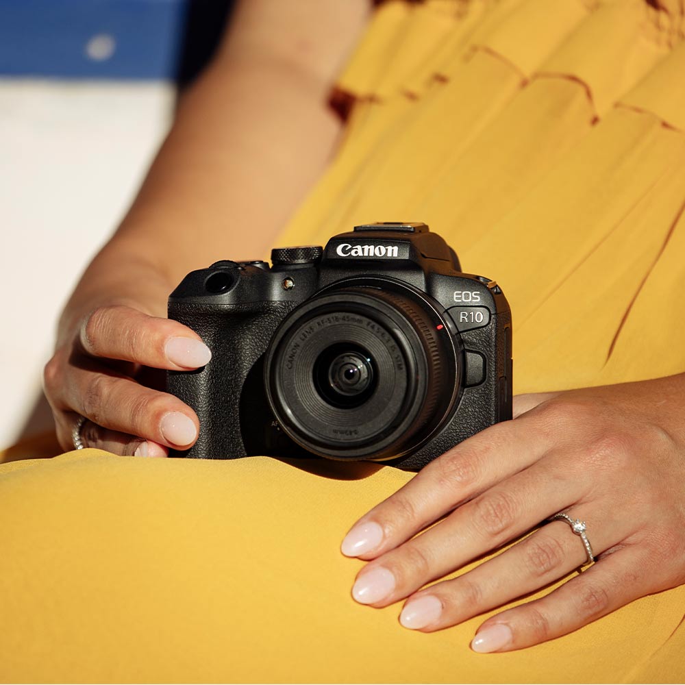 The perfect holiday, vlogging or family camera kit. Start your mirrorless journey with the Canon EOS R10 and RF-S 18-45mm Lens. Offering 24.2 MP and 4K video.