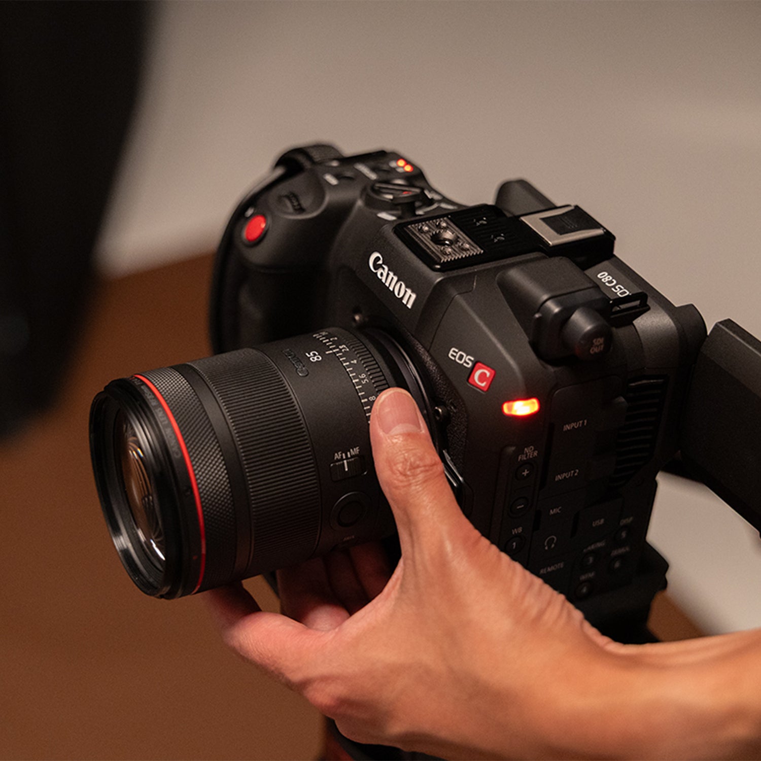 Canon RF 85mm f/1.4 L VCM Lens with bright aperture, creamy bokeh, advanced optics, and fast autofocus for portraits and video