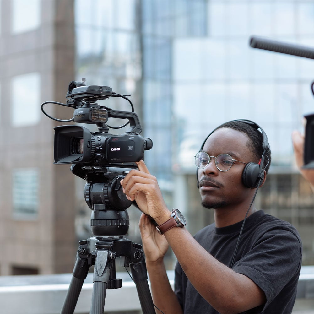 Canon XA75 Professional 4K Camcorder – advanced handheld camcorder with 1-inch sensor, UHD 4K recording, 15x optical zoom, and dual XLR audio inputs.