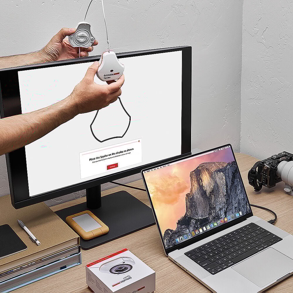 Datacolor Spyder – achieve accurate, consistent colours on your screen with this easy-to-use monitor calibration tool.