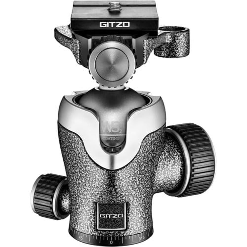Gitzo S1 Center Ball Heads are conveniently Arca-type compatible. The GH1382QD Gitzo ball head stands 11.2 cm high, holds up to 14 kg and weighs 0.5 kg.