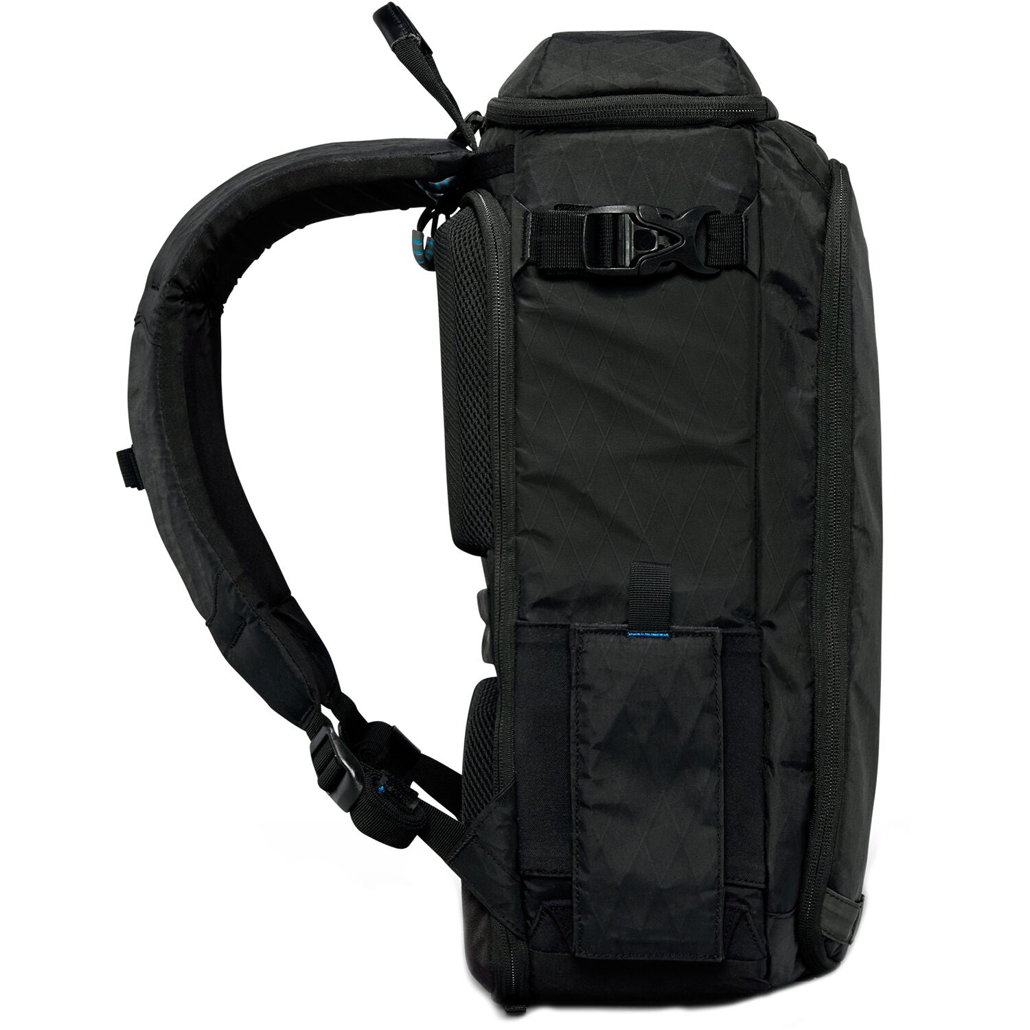 Kiboko City Classic 18L+ backpack with rear zip and magnetic side pockets.
