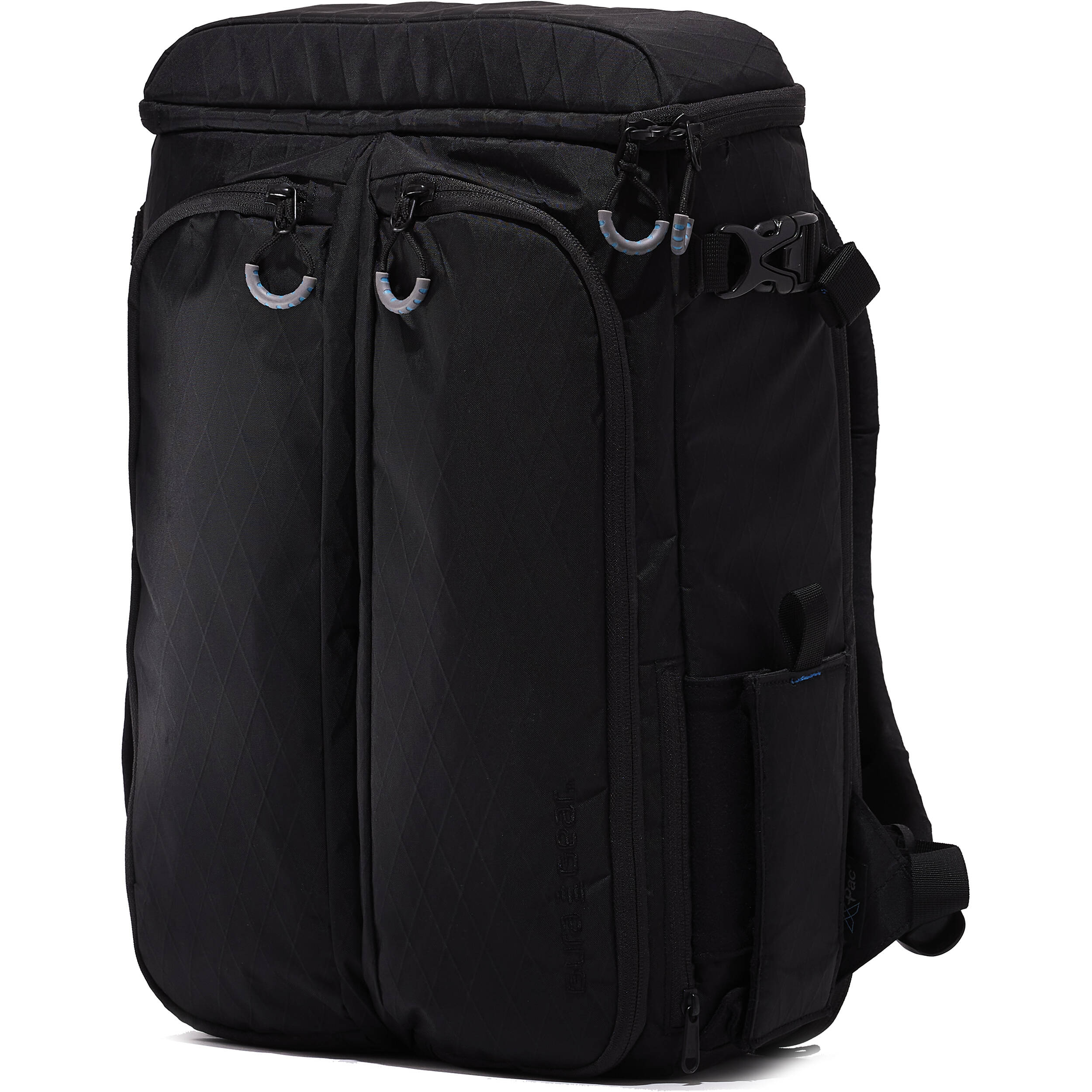 Kiboko City Classic 18L+ backpack with rear zip and magnetic side pockets.