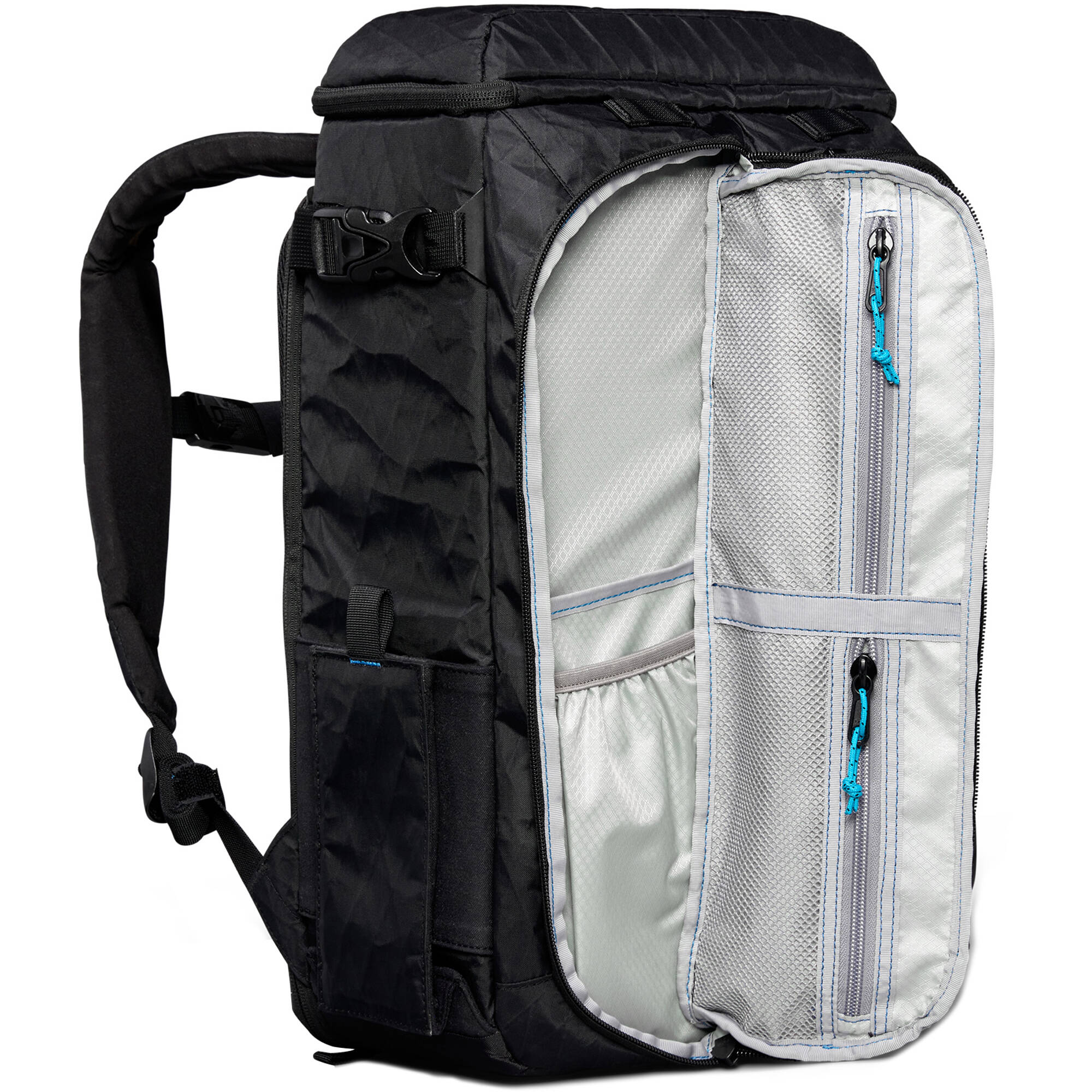 Kiboko City Classic 18L+ backpack with rear zip and magnetic side pockets.