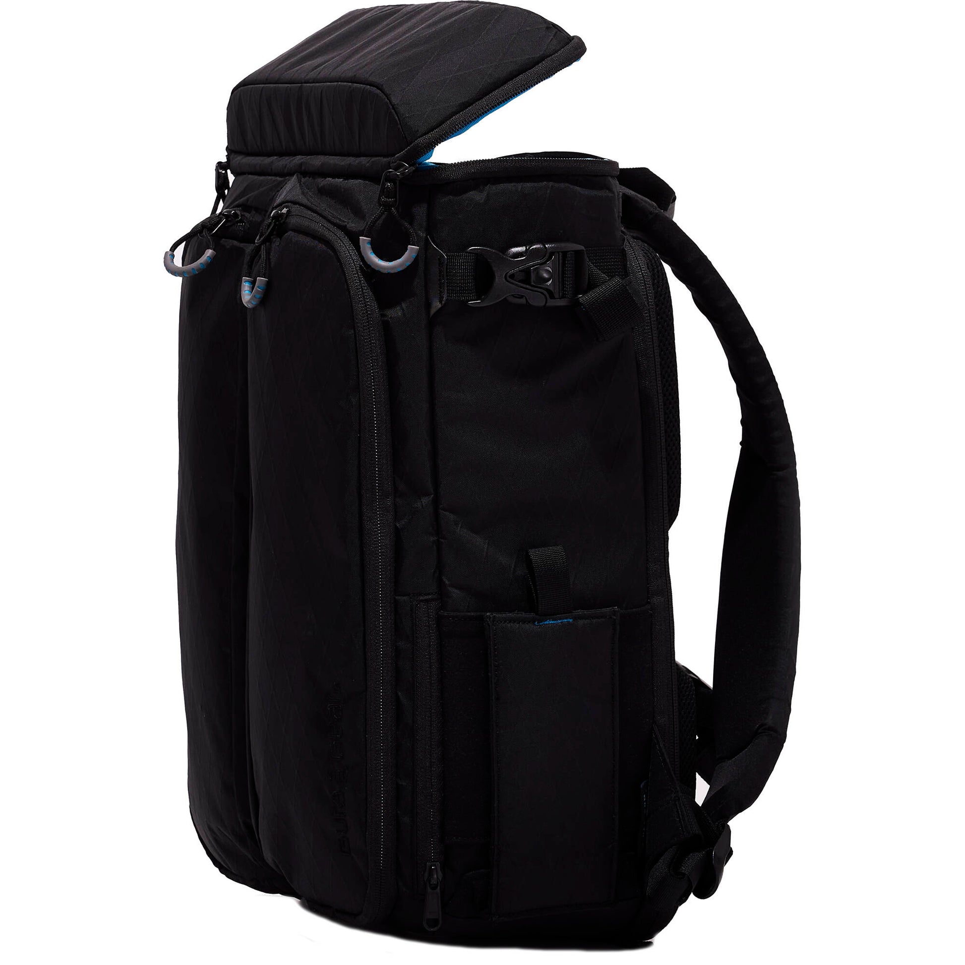 Kiboko City Classic 18L+ backpack with rear zip and magnetic side pockets.