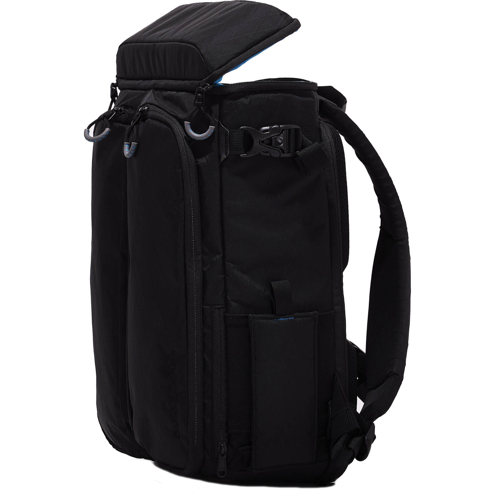 Kiboko City Classic 18L+ backpack with rear zip and magnetic side pockets.