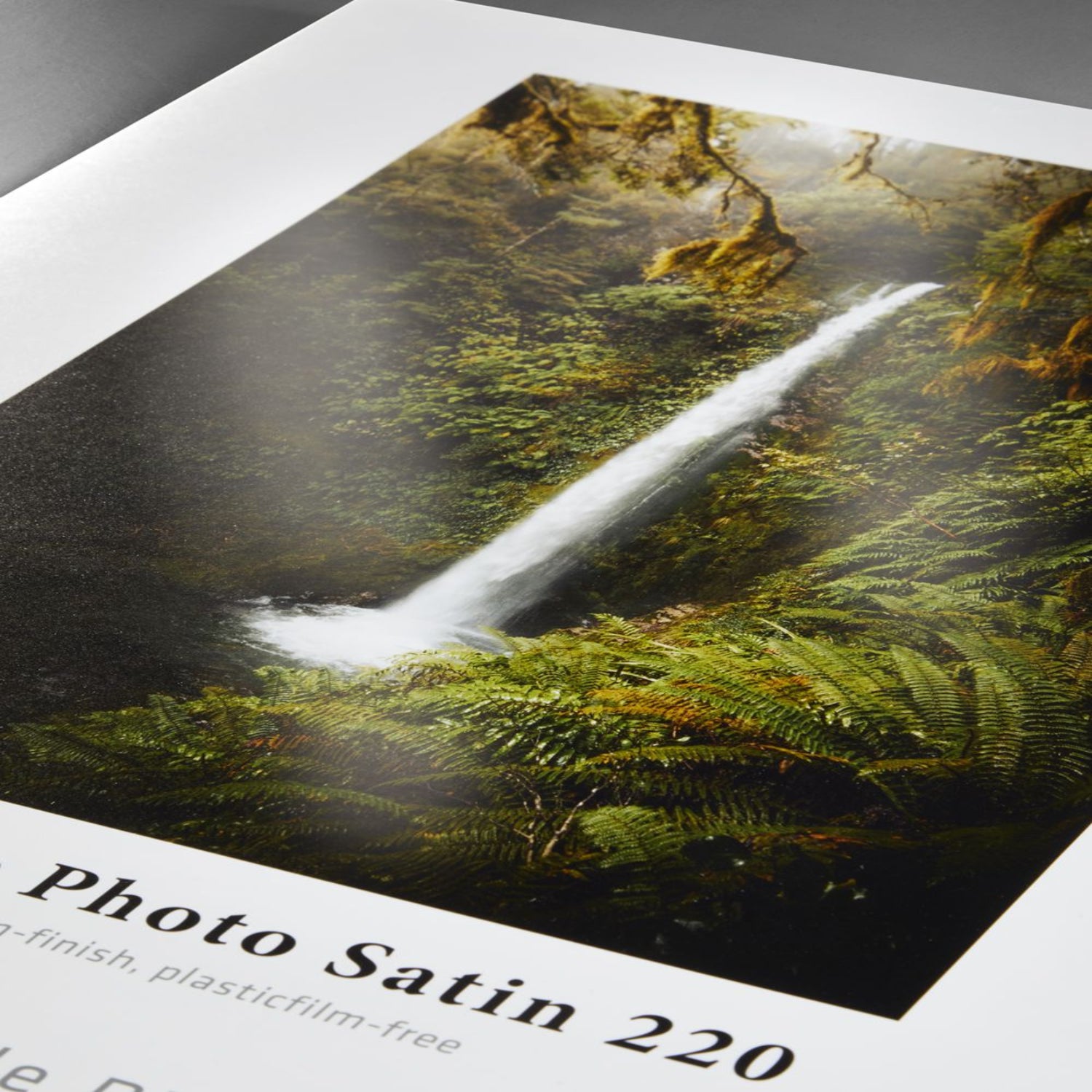 Print exceptional photos with the Hahnemühle Sustainable Photo Satin 220, a 100% recyclable inkjet paper with a smooth satin finish for vibrant results.