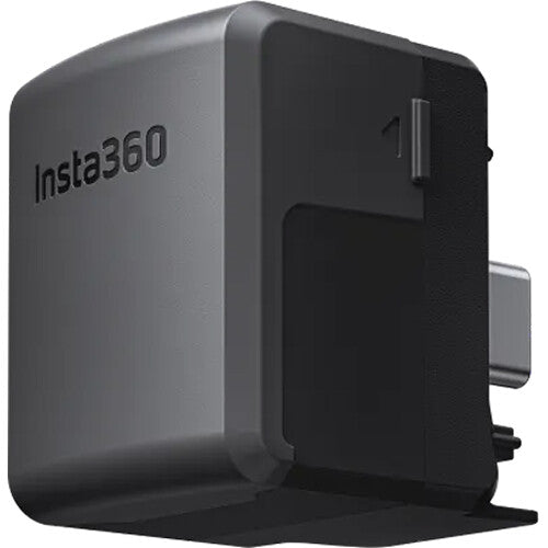 Compact Insta360 Quick Reader with USB-C and Lightning connectors for fast, wireless-free transfer of footage from Ace and Ace Pro cameras to iOS and Android devices.