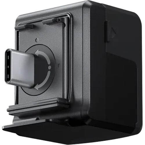 Compact Insta360 Quick Reader with USB-C and Lightning connectors for fast, wireless-free transfer of footage from Ace and Ace Pro cameras to iOS and Android devices.